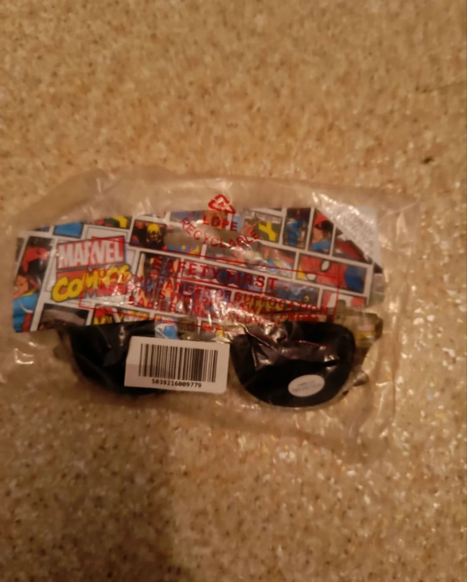 Lunettes de soleil Marvel Comics imprimé Comics – NEUVES sous blister